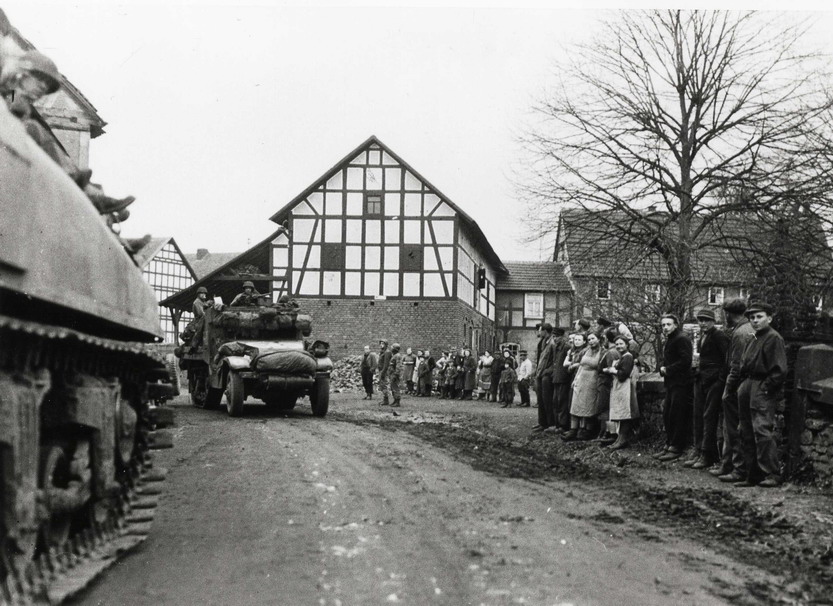 Bild zum Dokument Foto: Einmarsch der Amerikaner in Warzenbach, März 1945