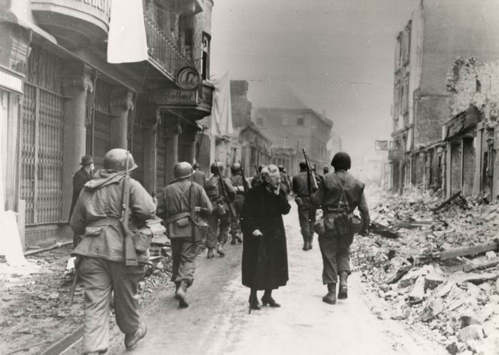 Bild zum Dokument Foto: Einmarsch der Amerikaner in Bensheim am 27. März 1945