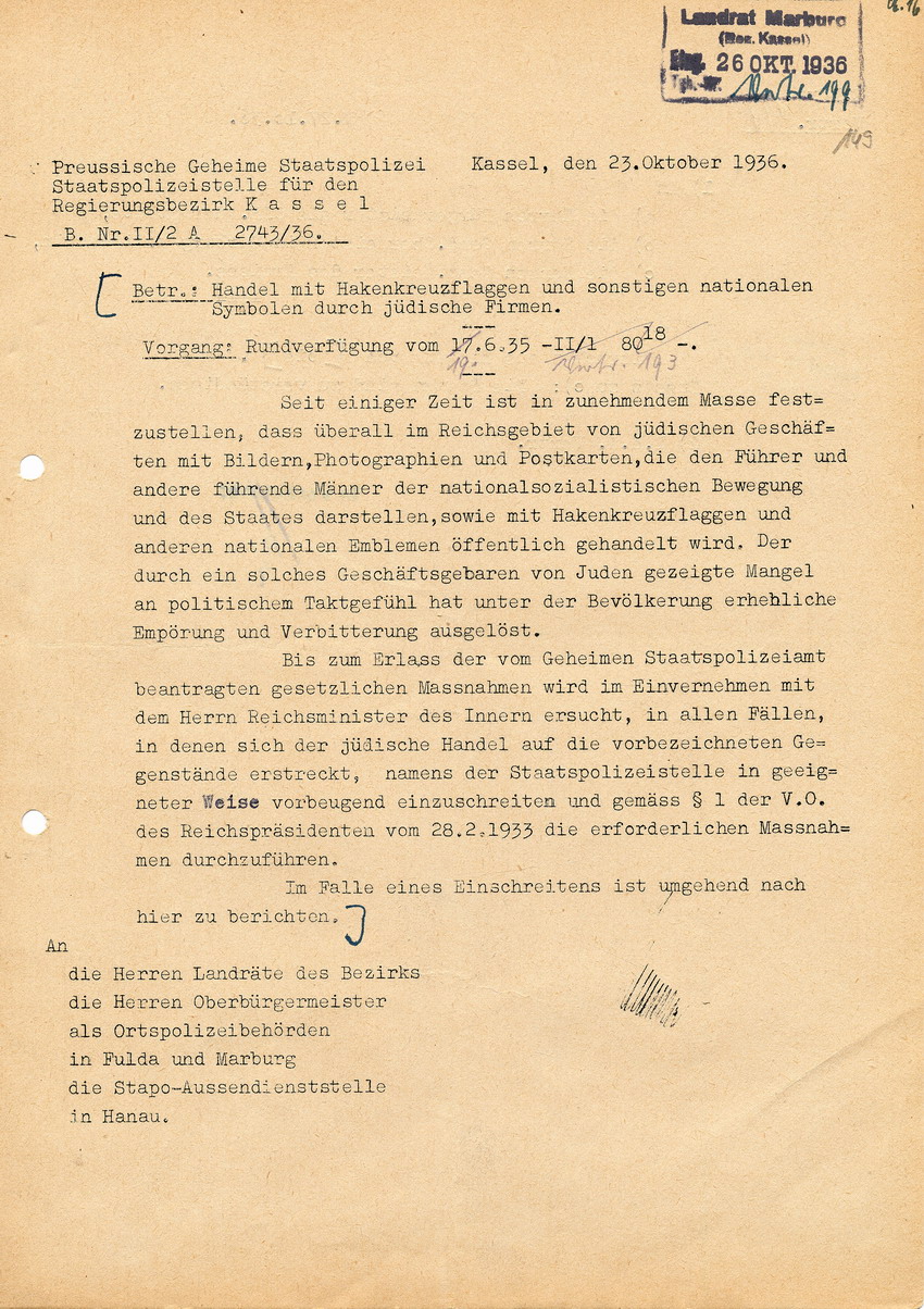 Rundverfügung der Staatspolizeistelle für den Regierungsbezirk Kassel betreffend Handel mit nationalen Symbolen durch jüdische Firmen, 23. Oktober 1936.