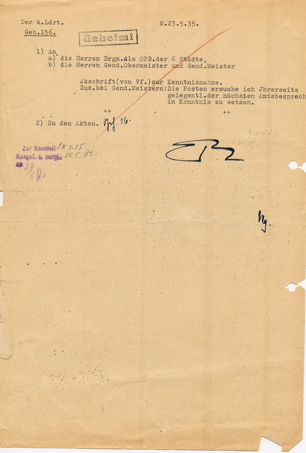 Schreiben des Geheimen Staatspolizeiamtes an alle Staatspolizeistellen bezüglich der Frage, wann das Hissen der Reichsflaggen durch Juden erlaubt sei, 29. April 1935.