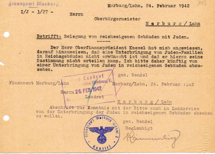 Schreiben von Bendel vom Finanzamt Marburg betreffend Unterbringung von jüdischen Familien in "Reichsgebäuden", 24. Februar 1942.