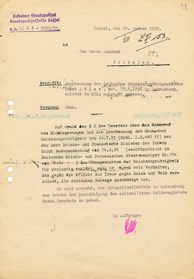 Schreiben der GeStaPo Kassel an den Landrat in Fritzlar. Aberkennung der Reichszugehörigkeit von Ernst Adler aus Gudenberg, 24. Januar 1939