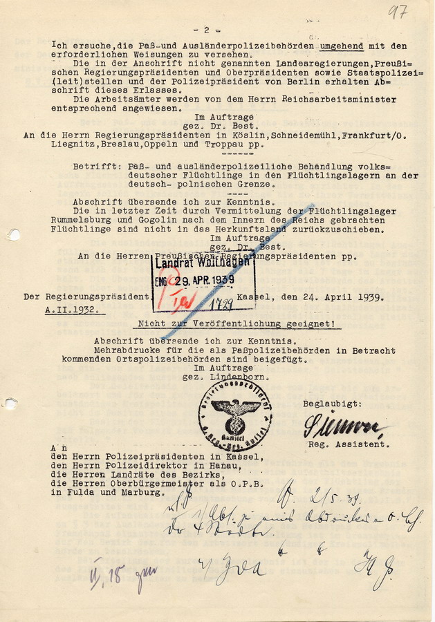 Ein Schnellbrief des Reichsführers SS, Heinrich Himmler, die Paß- und ausländerpolizeiliche Behandlung "volksdeutscher" Flüchtlinge in den Flüchtlingslagern an der deutsch-polnischen Grenze betreffend, 19. April 1939