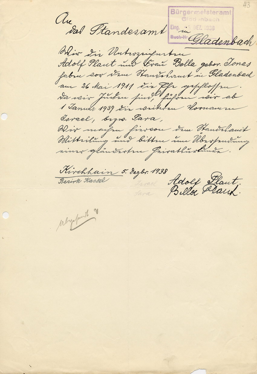 Schreiben von Adolf und Billa Plaut aus Kirchhain an das Standesamt in Gladenbach betreffend zwangsweises Tragen von Zusatznamen, 5. Dezember 1938.