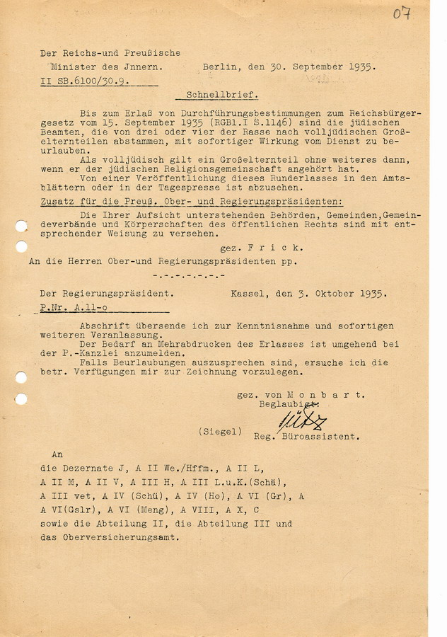 Schnellbrief des Reichs- Preußischen Ministers des Innern an die Regierungspräsidenten. Jüdische Beamten sollen vom Dienst beurlaubt werden, 30. September 1935