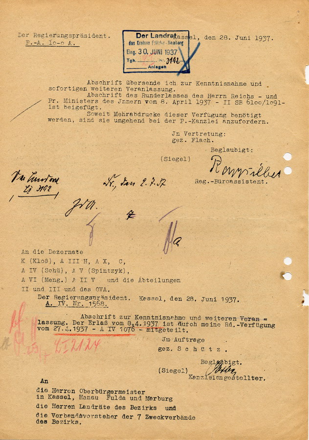 Vertraulicher Schnellbrief des Preußischen Finanzministers an die Regierungspräsidenten. In den Ruhestand versetzte jüdische Beamte sollen wie aktive aus dem öffentlichen Dienst ausscheiden, 25. Juni 1937