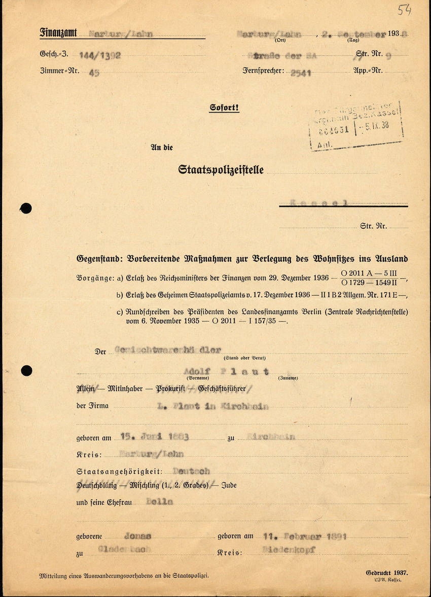 Brief und Fragebogen des Finanzamts Marburg zum Fall Adolf Plaut, an die Staatspolizeistelle Kassel, zur Nachfrage von Angehörigen und Vermögensbeständen, 2. September 1938