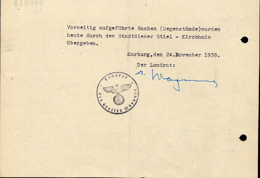 Brief des Bürgermeisters in Kirchhain an den Landrat in Marburg, betreffend die Beschlagnahmten Sachen aus den Plünderungen bei Juden in Kirchhain, 24 November 1938.