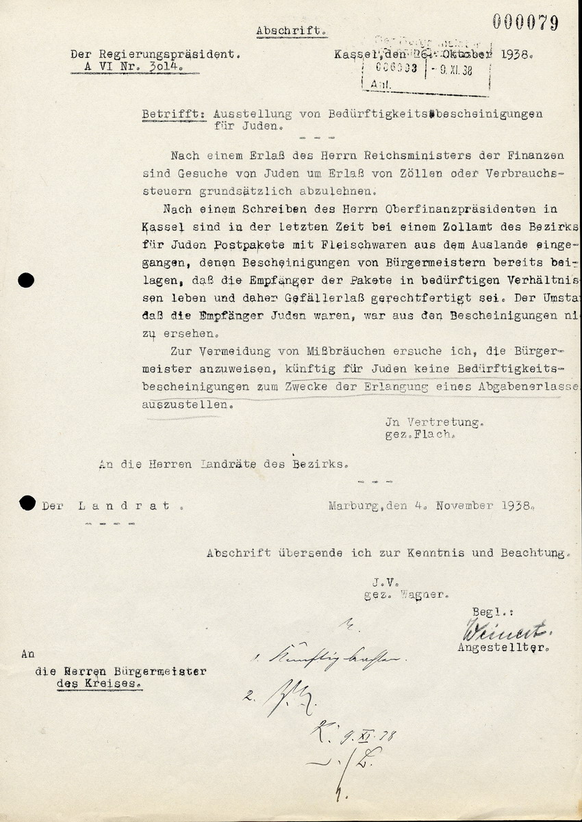 Der Regierungspräsident in Kassel, an die Landräte des Bezirks Marburg u. die Bürgermeister des Kreises, btr. Ausstellung von Bedürftigkeitsbescheinigungen, 26. Oktober 1938.