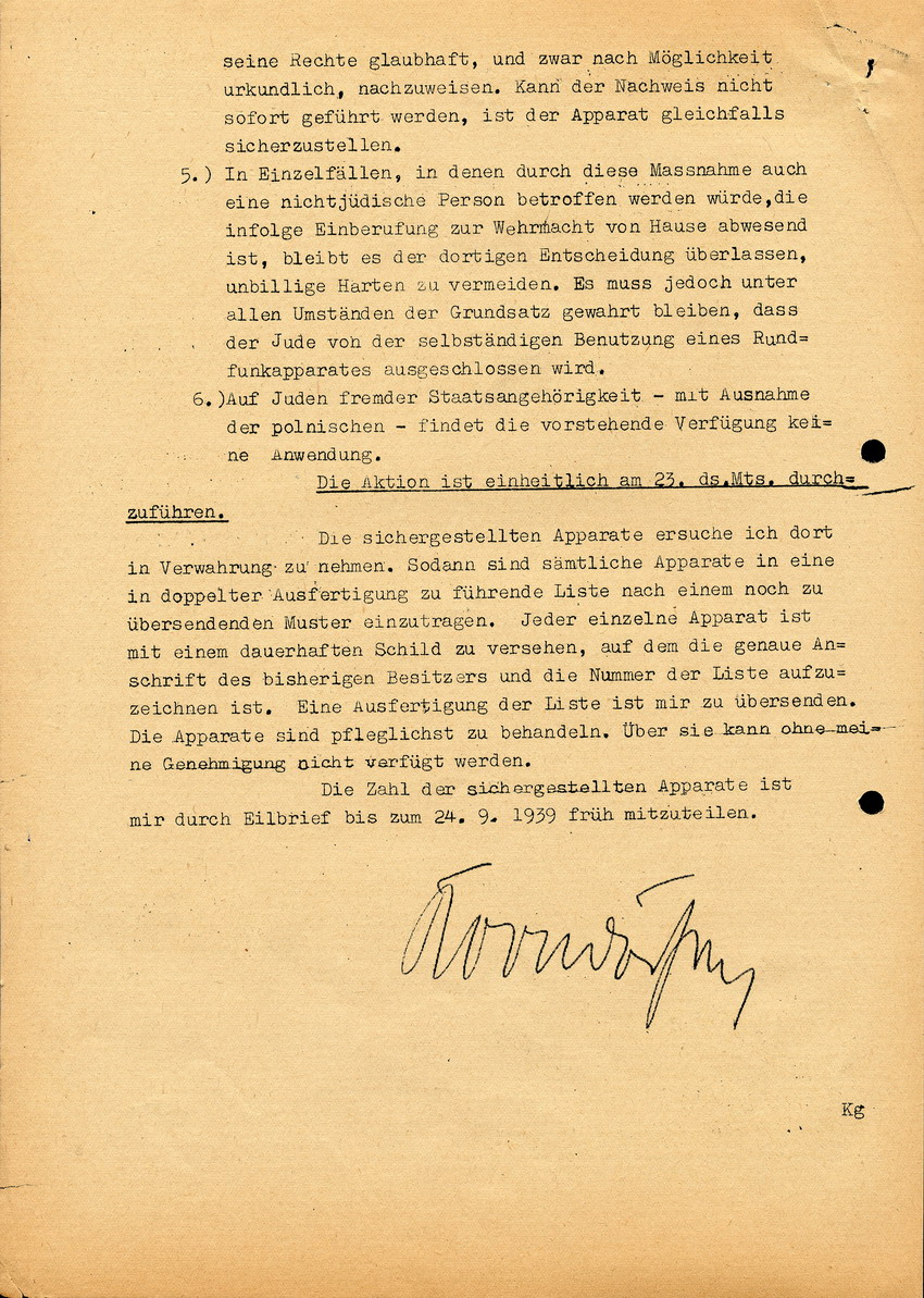 Der Landrat and den Bürgermeister in Kirchhain und die Gendarmeriebeamten des Kreises, btr. Rundfunkapparate von Juden, 22. September 1939