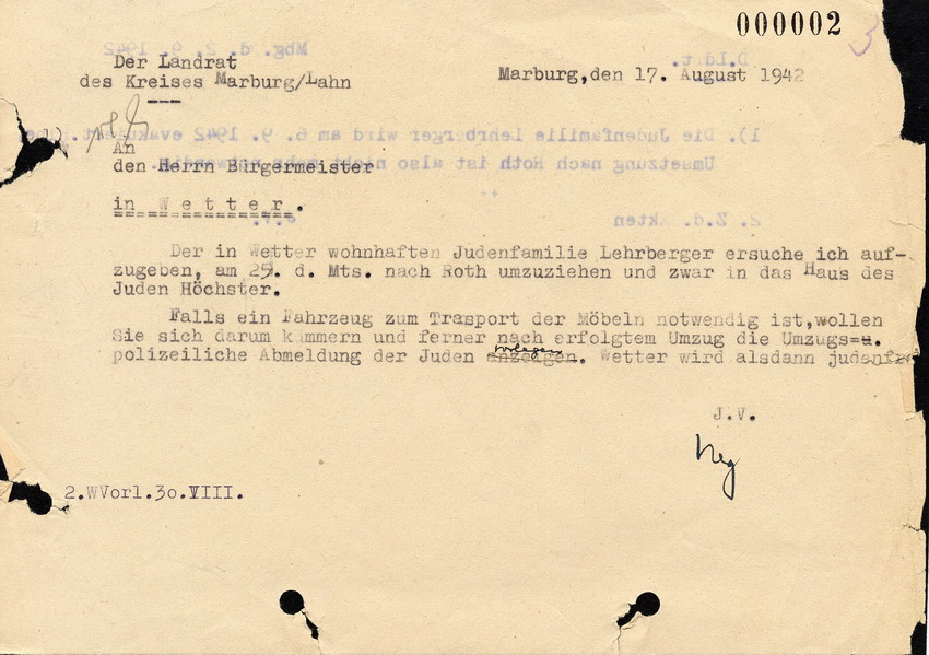 Schreiben des Landrats des Kreises Marburg an den Bürgermeister in Wetter betreffend zwangsweise Umsiedlung der jüdischen Familie Lehrberger aus Wetter nach Roth, 17. August 1942.