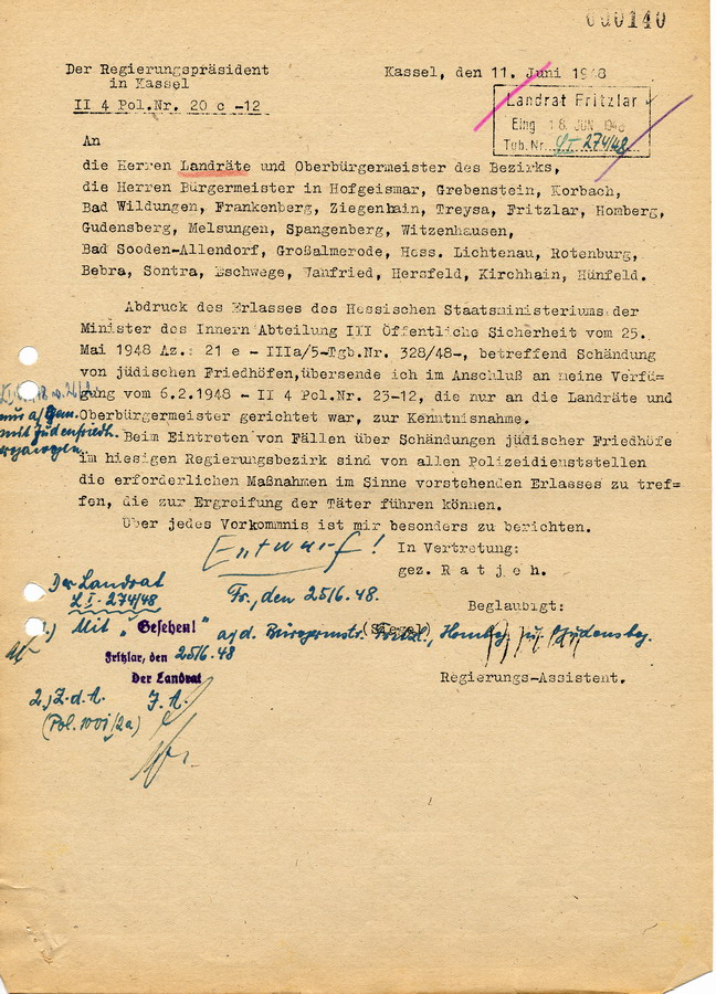 Schreiben des Regierungspräsidents in Kassel an Landräte und Oberbürgermeister. Schändung von jüdischen Friedhöfen, 11.Juni 1948