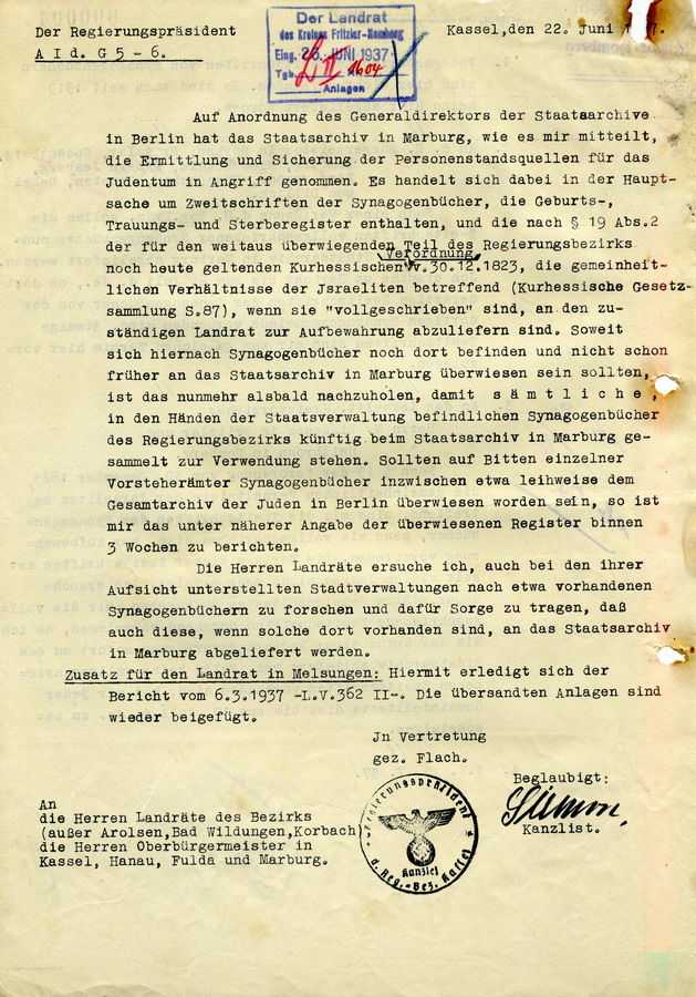Schreiben des Regierungspräsidenten in Kassel an den Landrat in Fritzlar. Zweitschriften der Synagogenbücher sollen zur Aufbewahrung an den Landrat gegeben werden, 22. Juni 1937
