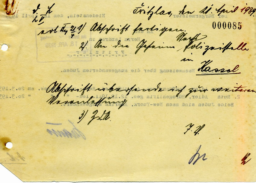 Schreiben des Bürgermeisters in Niederstein an den Landrat in Fritzlar. Nachricht über Emigration des Ehepaars Adler, 14. April 1939