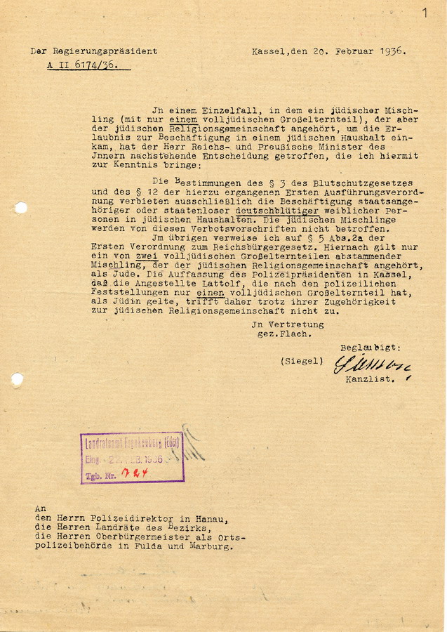Schreiben des Regierungspräsidenten in Kassel an Landräte, Bürgermeister und Polzei. Beschäftigungsverhältnisse in jüdischen  Haushalten werden eingeschränkt, 20. Februar 1936