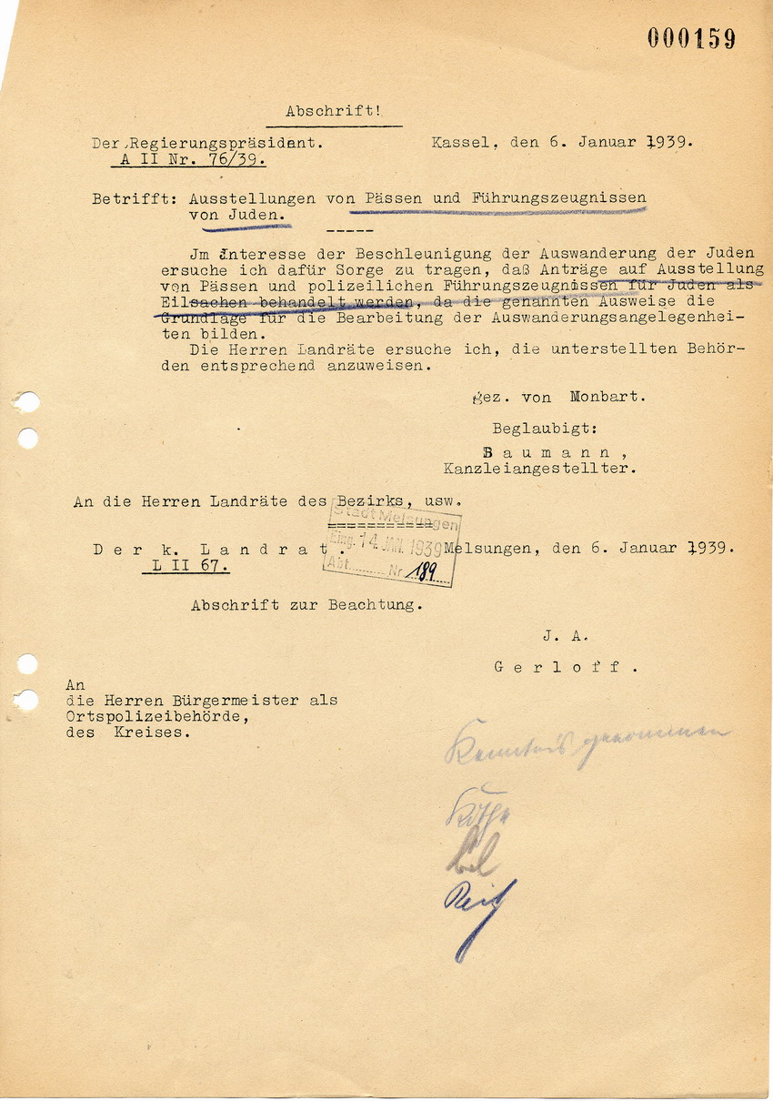 Schreiben des Regierungspräsidenten in Kassel von Monbart betreffend beschleunigte Ausstellung von Pässen und Führungszeugnissen an Juden, 6. Januar 1939.