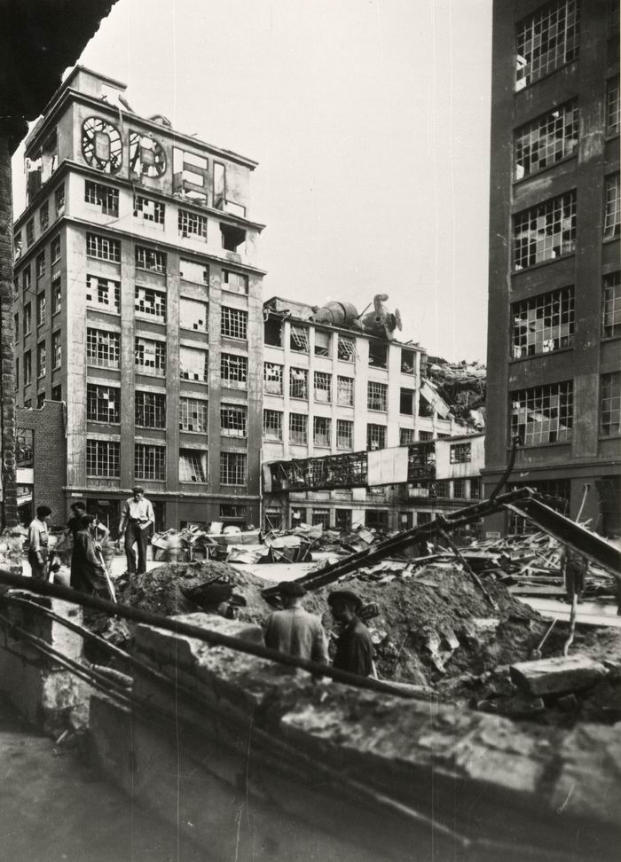 Bild zum Dokument Foto: Zerstörungen im Opelwerk Rüsselsheim 1945