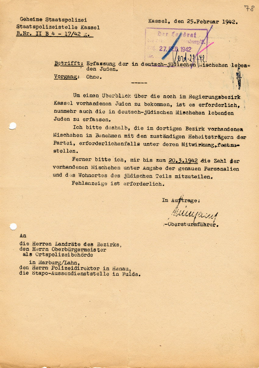 Geheime Staatspolizei, Staatspolizeistelle Kassel an die Landräte des Bezirks, sowie Oberbürgermeister, StaPo u.a. betreffend deutsch-jüdischen Mischehen, Kassel, 25. Februar 1942