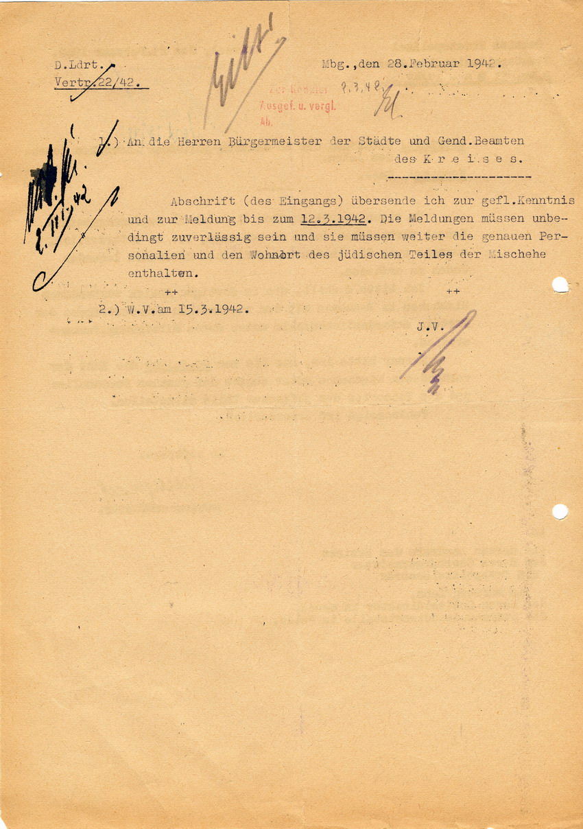 Geheime Staatspolizei, Staatspolizeistelle Kassel an die Landräte des Bezirks, sowie Oberbürgermeister, StaPo u.a. betreffend deutsch-jüdischen Mischehen, Kassel, 25. Februar 1942
