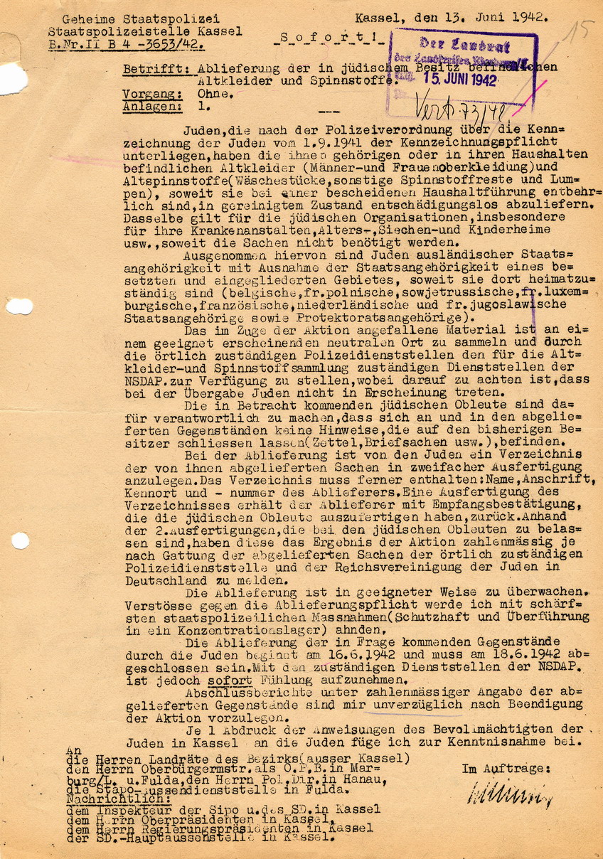 Behördliche Anordnung zwecks Konfiskation von (Alt-)Kleidung der jüdischen Bevölkerung. Rundschreiben an den Bevollmächtigten der Juden in Kassel, 13. Juni 1942