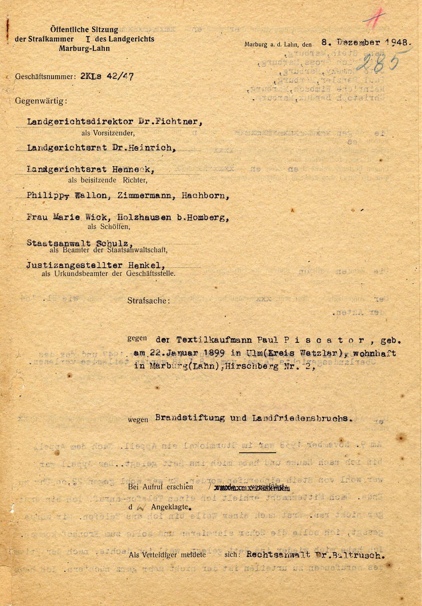 Mitschrift zur Sitzung der Strafkammer des Landgerichts Marburg betreffend die Anklage gegen Paul Piscator wegen Brandstiftung an der Synagoge in Marburg. Marburg, 08. Dezember 1948