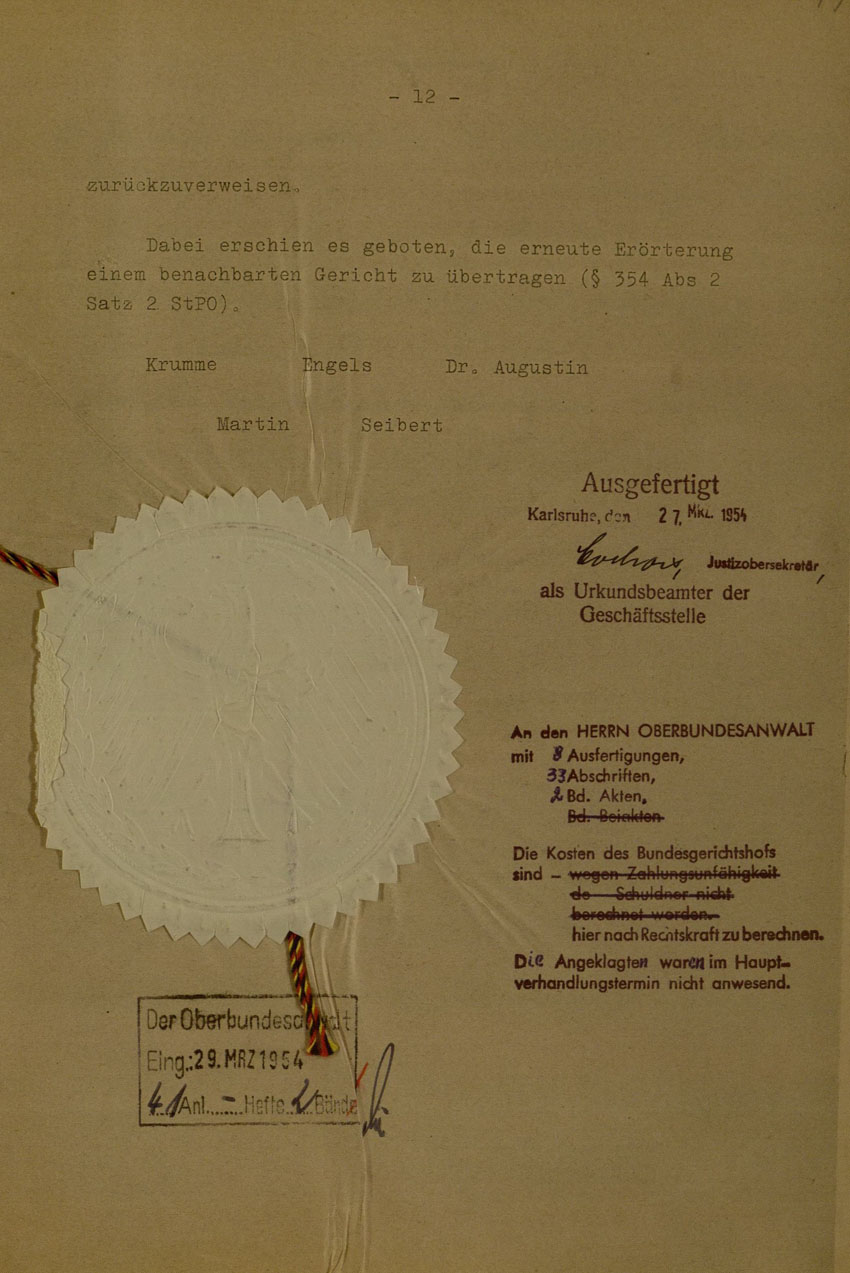 Beschluss des Bundesgerichtshofes betreffend Aufhebung Urteil vom 14.8.1951 gegen Walter Biedermann, Ernst und Otto Teichmann, Hermann Mandt als Urheber der Kirchhainer "Judenaktion" von 1938, 25. Februar 1954 [Dokumentabschnitt 2].